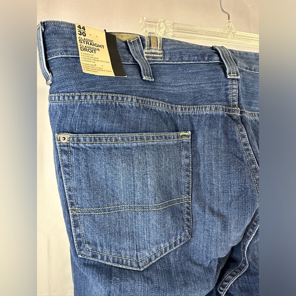Tommy Hilfiger 44/30 classic fit jeans. NWT. Really nice looking. Spring basics! - Picture 16 of 16